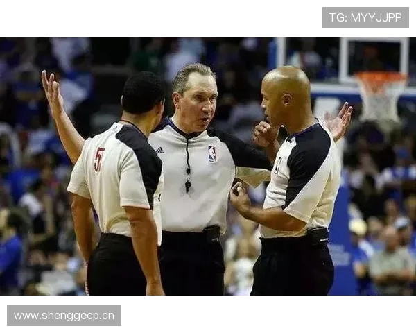 篮球干扰球规则国际差异全解析:FIBA与NBA有何不同? 篮球干扰球规则国际差异全解析:FIBA与NBA有何不同?